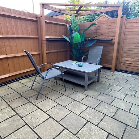 Stylish Townhouse-Sleeps 9-Free Parking Apartment Milton Keynes Exterior photo