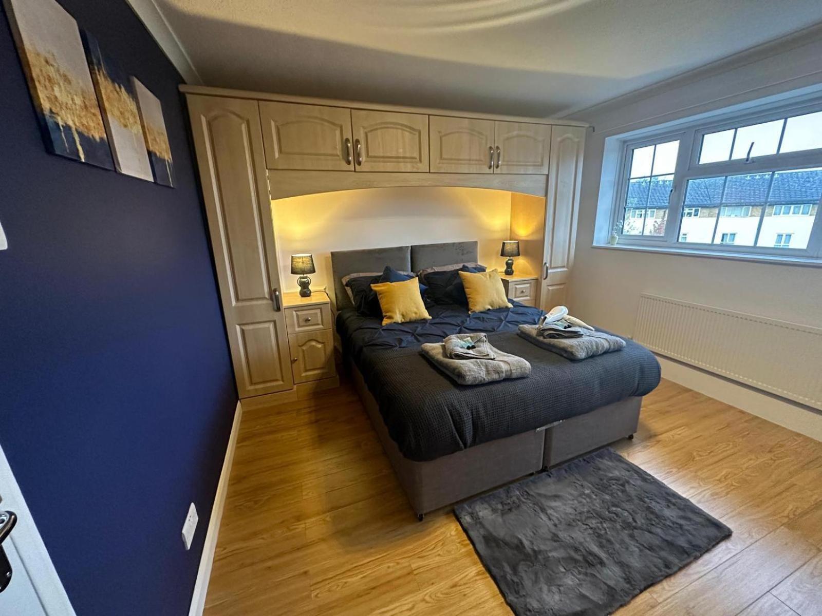 Stylish Townhouse-Sleeps 9-Free Parking Apartment Milton Keynes Exterior photo