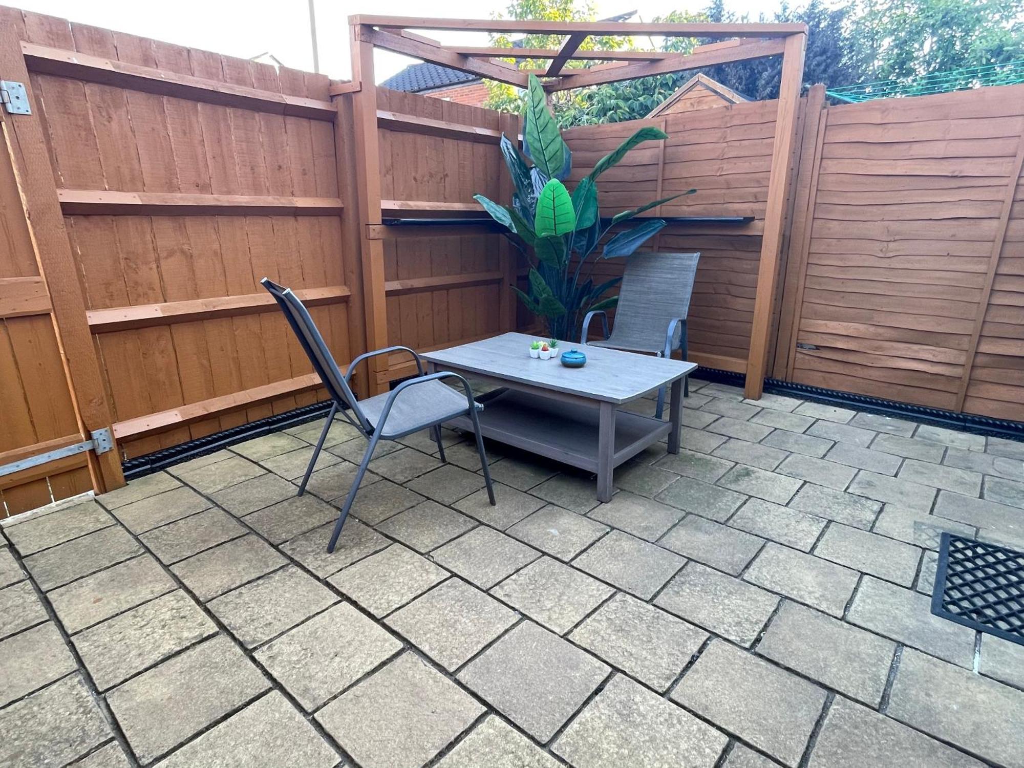 Stylish Townhouse-Sleeps 9-Free Parking Apartment Milton Keynes Exterior photo